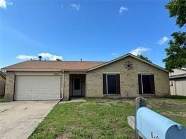 6905 Lincolnshire Lane, North Richland Hills, TX 76182