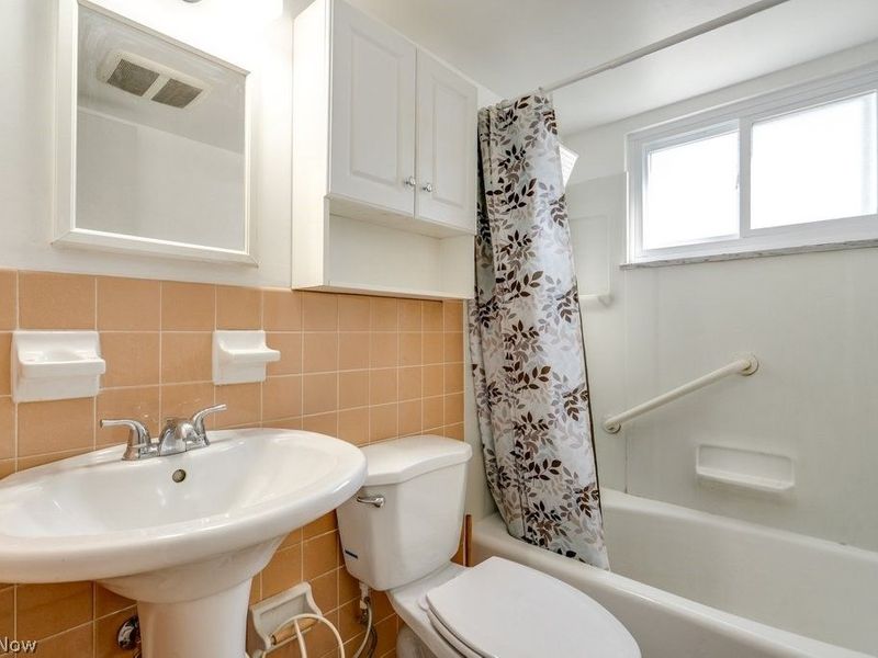 25600 Country Club Boulevard, Unit 4, North Olmsted, OH 44070 Photo 19