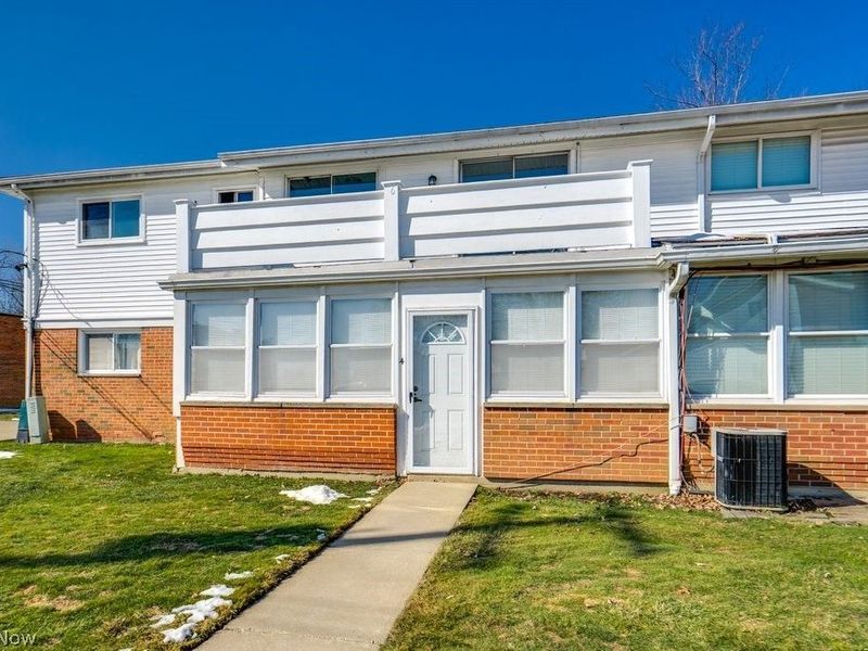 25600 Country Club Boulevard, Unit 4, North Olmsted, OH 44070 Photo 2