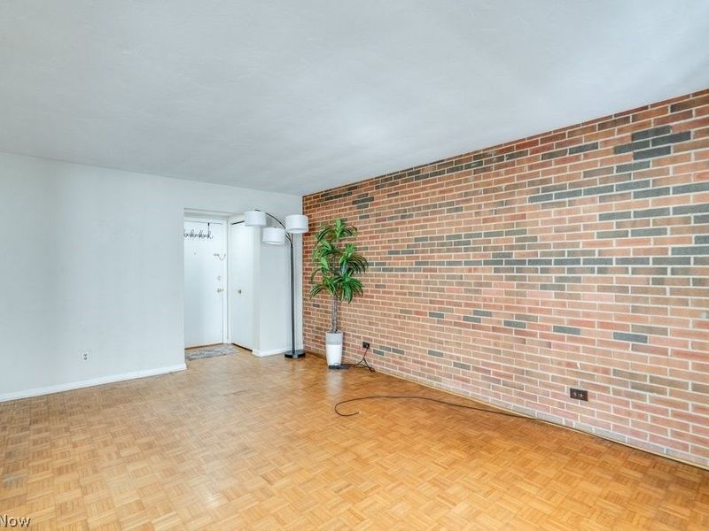 25600 Country Club Boulevard, Unit 4, North Olmsted, OH 44070 Photo 4