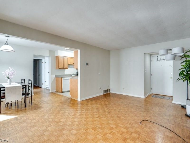 25600 Country Club Boulevard, Unit 4, North Olmsted, OH 44070 Photo 6