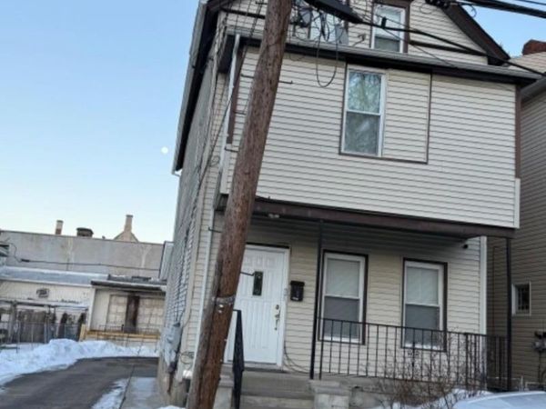 5 Dewey St, Dover, NJ 07801