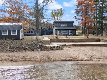 36318 Lakeland Road, Sturgeon Lake, MN 55783