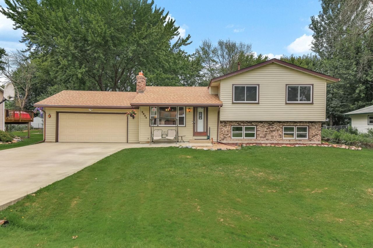 5824 N 213th Street N, Forest Lake, MN 55025 Main Photo