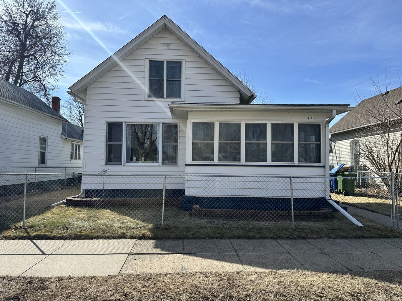 337 4th Avenue N, Clinton, IA 52732 Main Photo