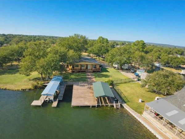 114 Shady Circle DR, Sunrise Beach Village, TX 78643