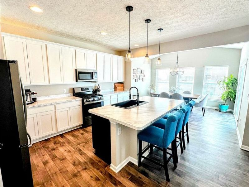 37437 White Feather Avenue, North Ridgeville, OH 44039 Photo 4