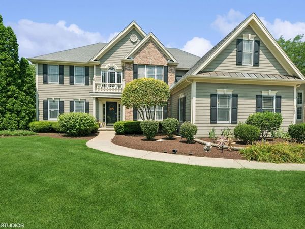 9560 Nicklaus Lane, Crystal Lake, IL 60014