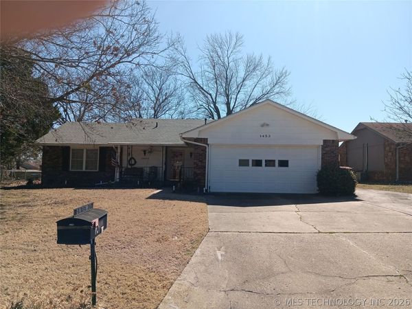 1453 E Paradise Park Street , Claremore, OK 74017