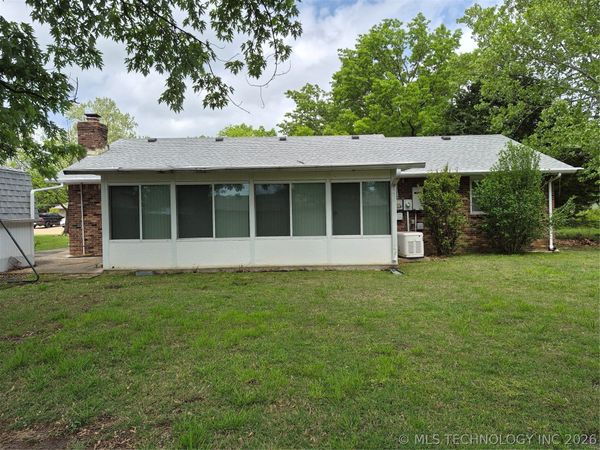 1453 E Paradise Park Street, Claremore, OK 74017