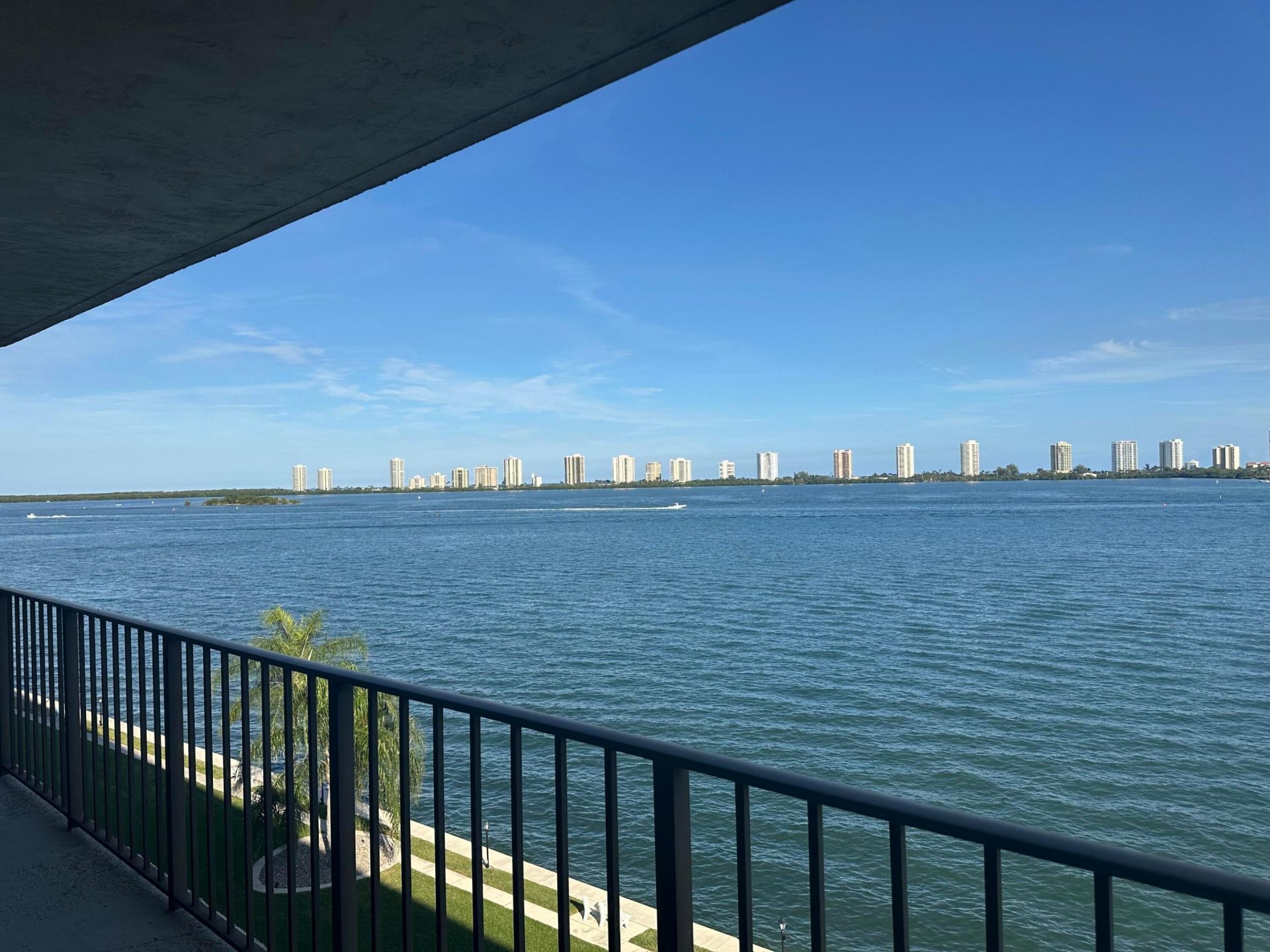 801 Lake Shore Drive, Unit 607, Lake Park, FL 33403 Photo