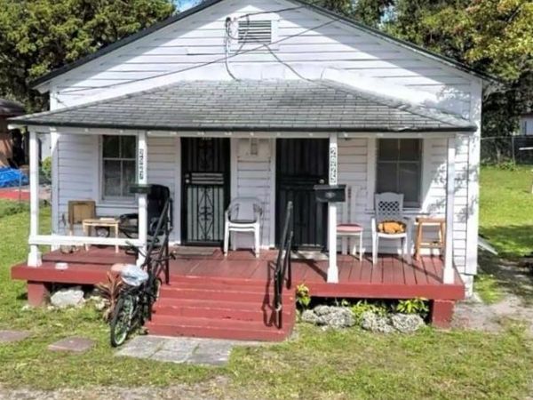 2925 NW 48th St, Miami, FL 33142