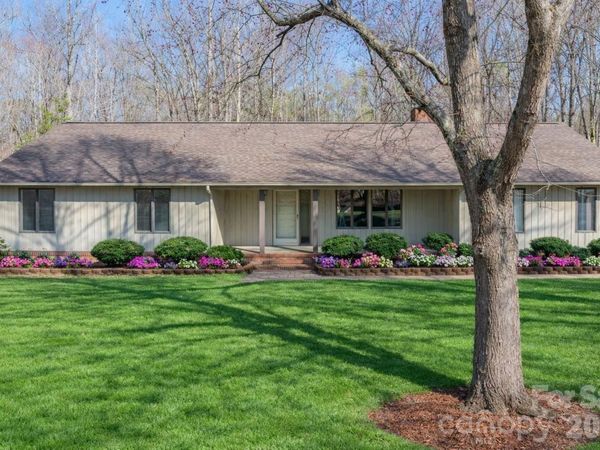 682 Cecil Street , Thomasville, NC 27360