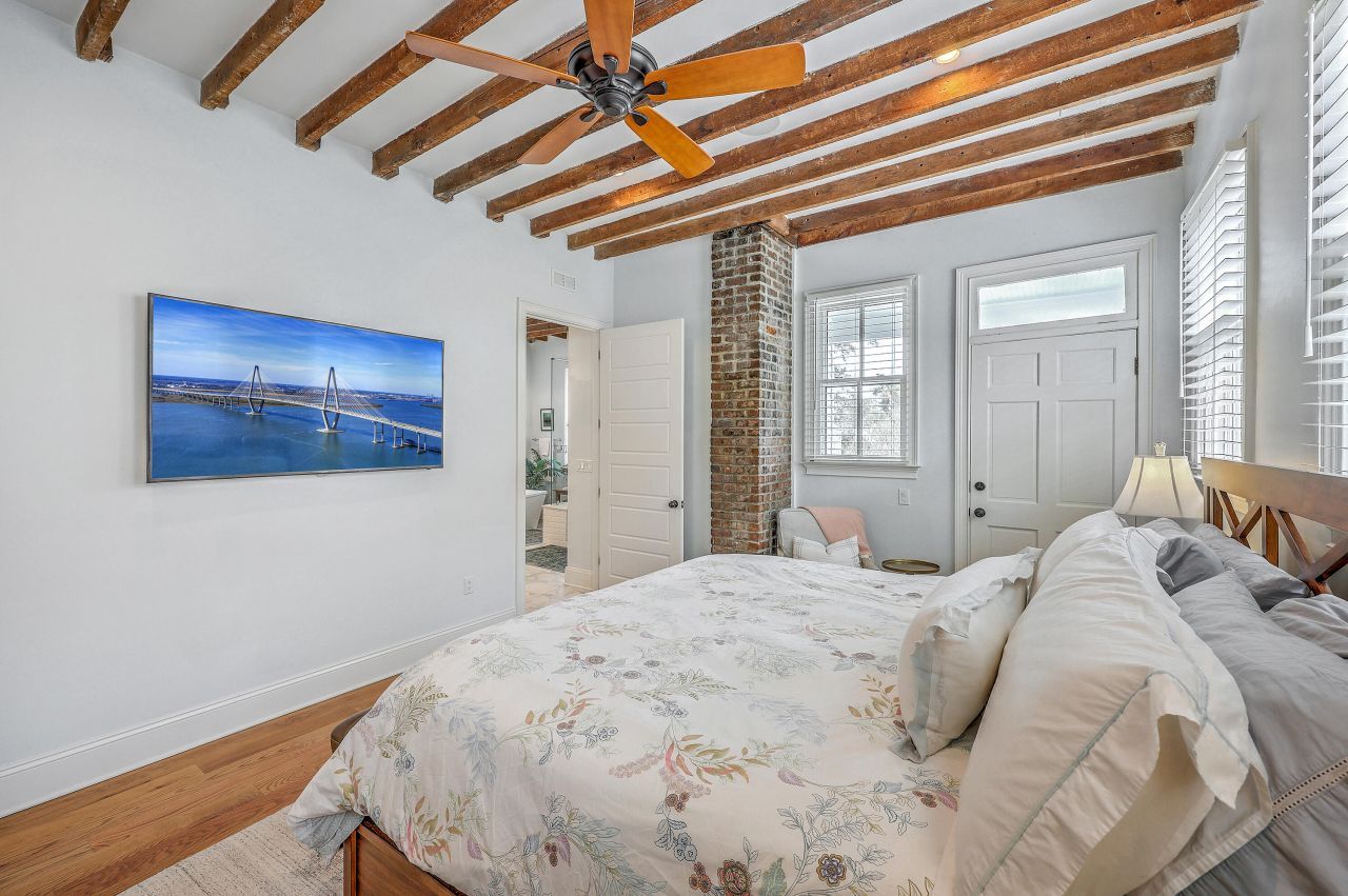 26 Charlotte Street Photo 21