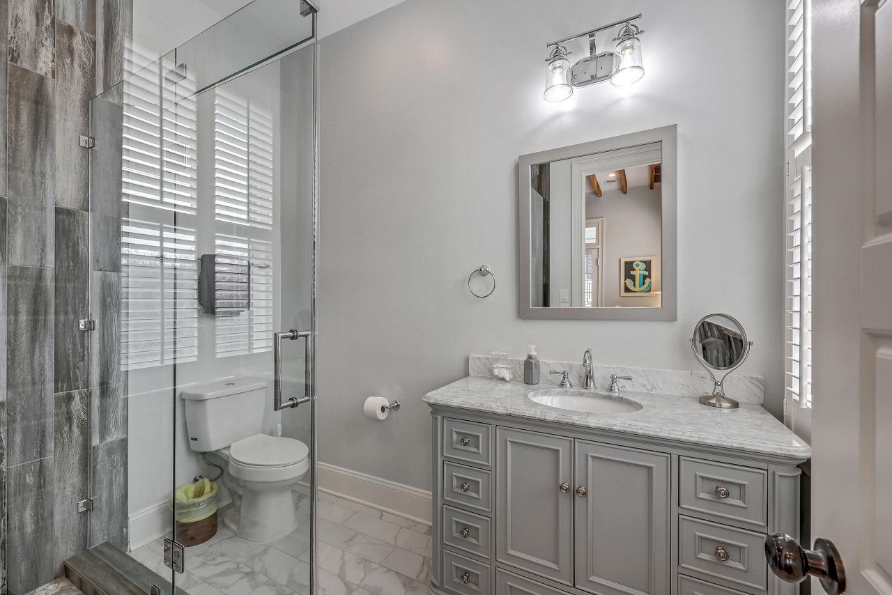 26 Charlotte Street Photo 30