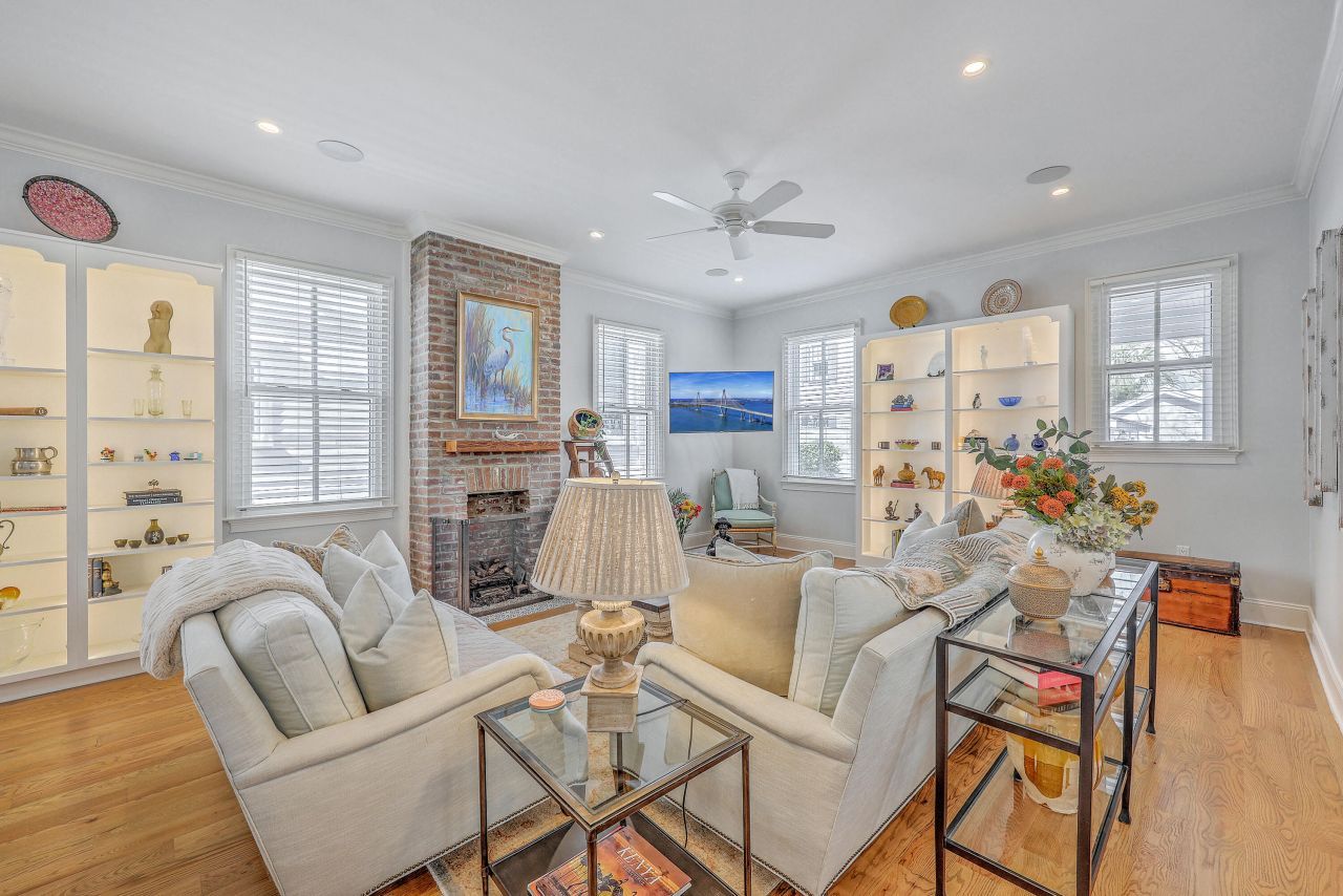 26 Charlotte Street Photo 6