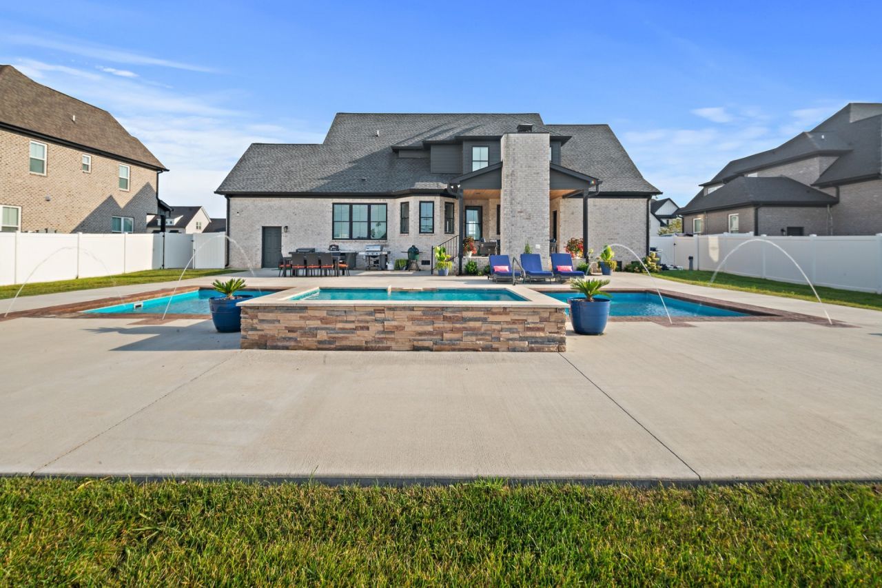 3718 Carriage Dr, Murfreesboro, TN 37128 Main Photo