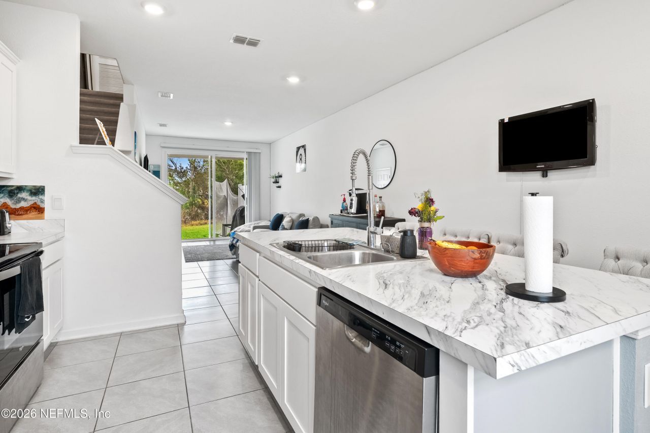 8415 Zenith Circle, Jacksonville, FL 32256 Photo