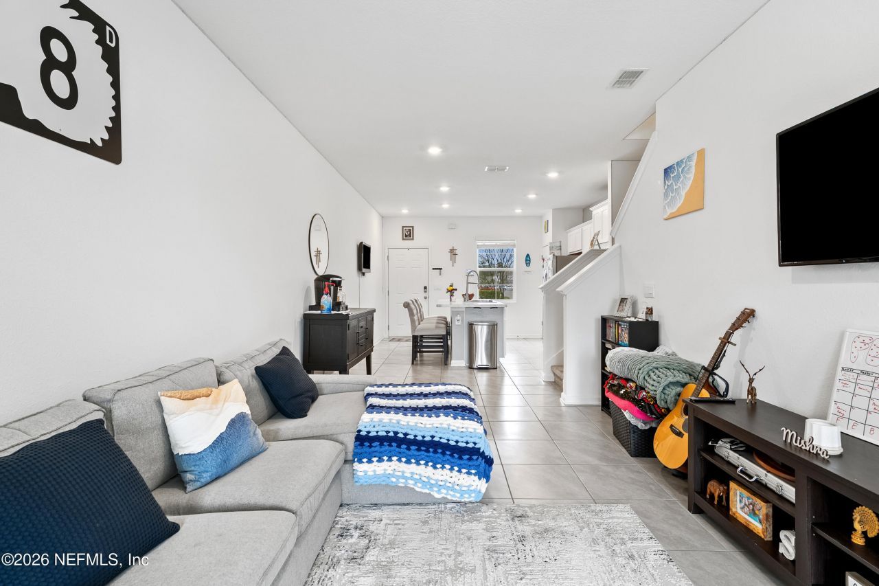 8415 Zenith Circle, Jacksonville, FL 32256 Photo