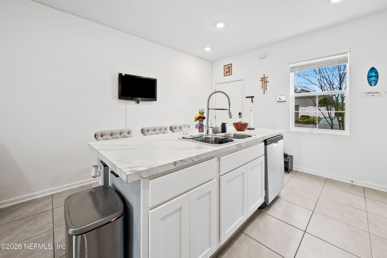 8415 Zenith Circle, Jacksonville, FL 32256 Photo