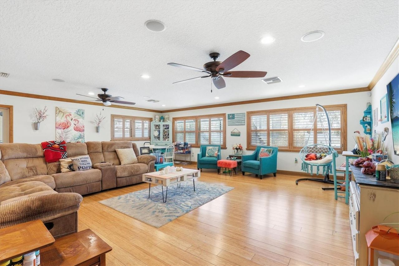 807 W Russell Drive , Plant City, FL 33563 Photo