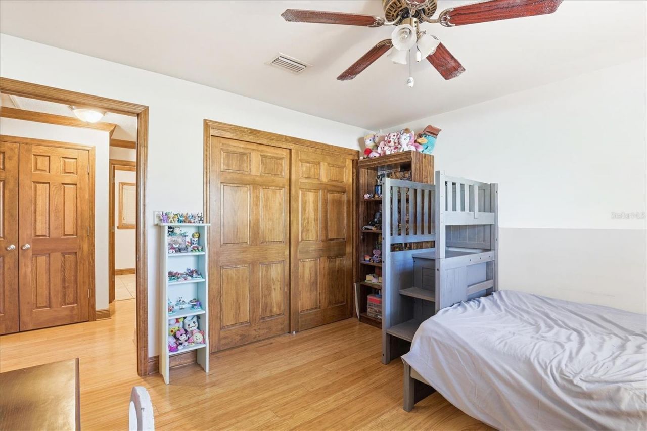 807 W Russell Drive , Plant City, FL 33563 Photo