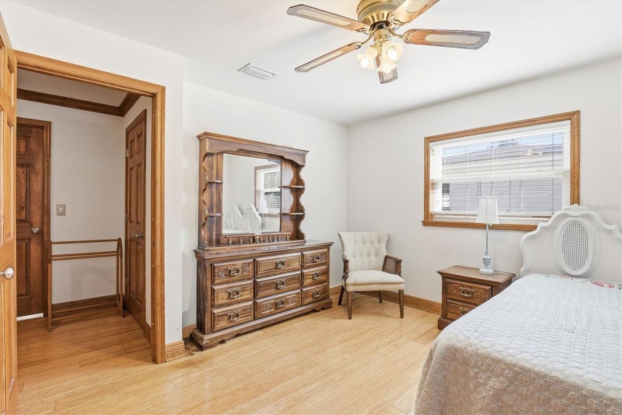 807 W Russell Drive , Plant City, FL 33563 Photo