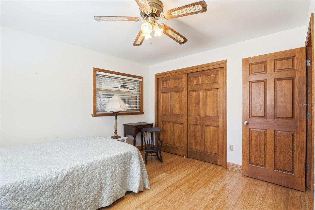 807 W Russell Drive , Plant City, FL 33563 Photo