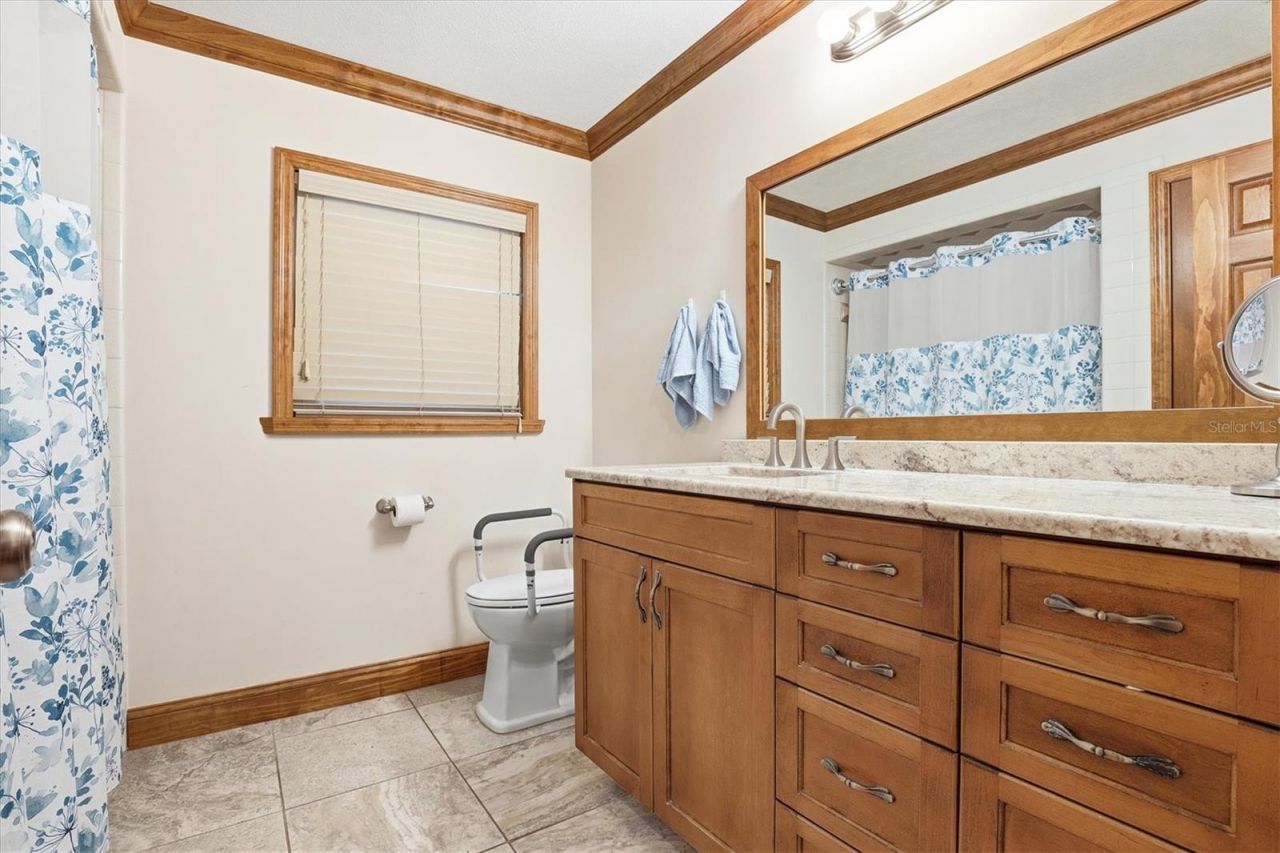 807 W Russell Drive , Plant City, FL 33563 Photo