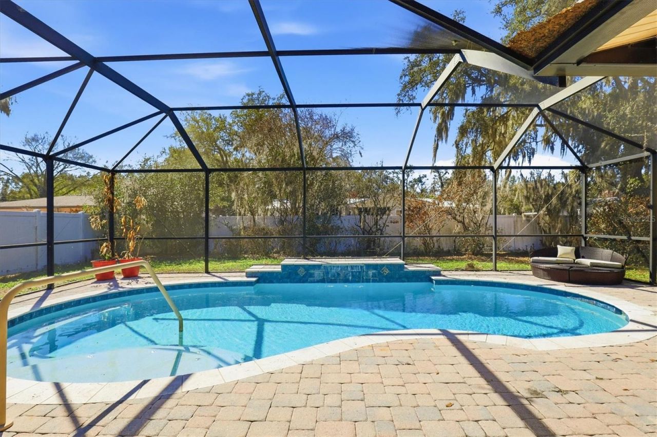 807 W Russell Drive , Plant City, FL 33563 Photo