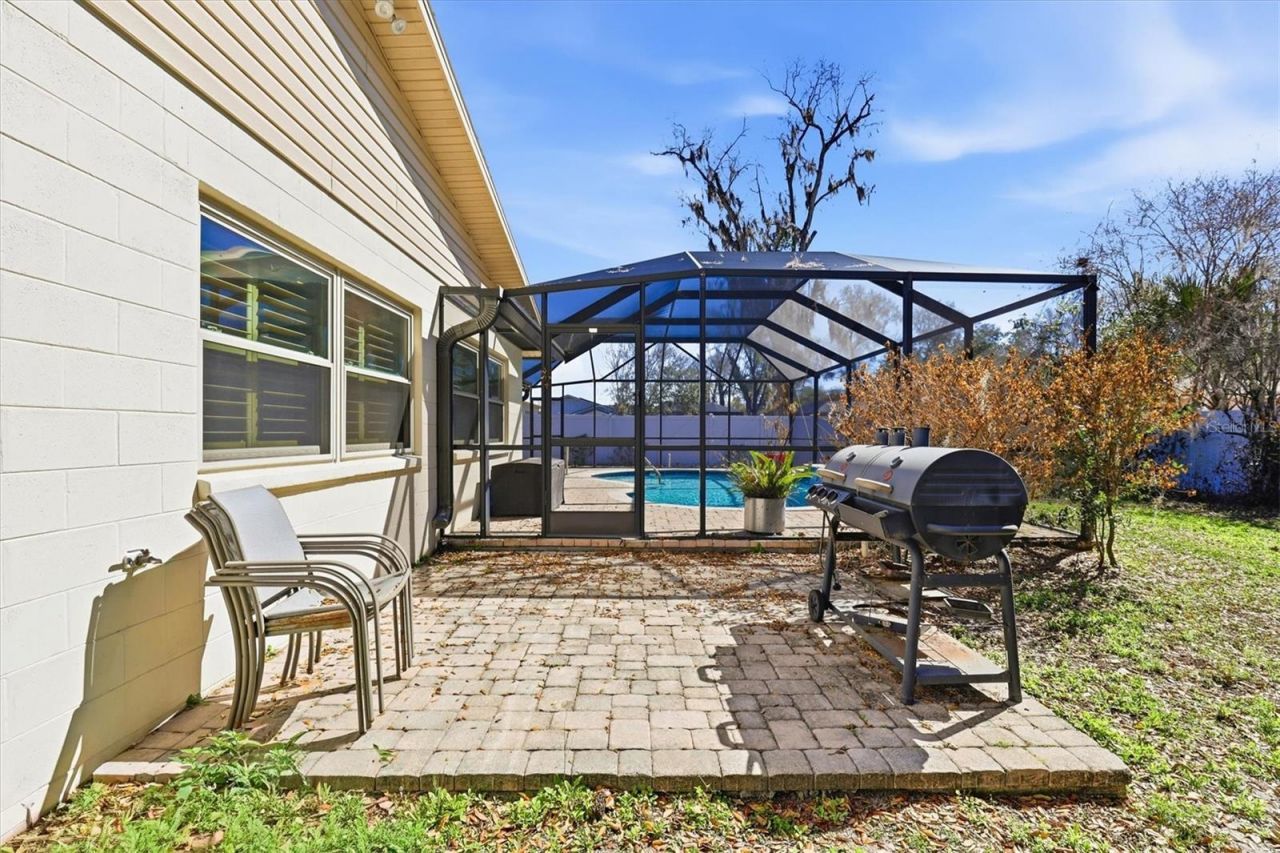 807 W Russell Drive , Plant City, FL 33563 Photo