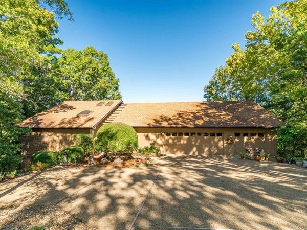 12 Narvaez Way, Hot Springs Village, AR 71909