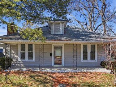 104 S Walnut Street, Wilmore, KY 40390