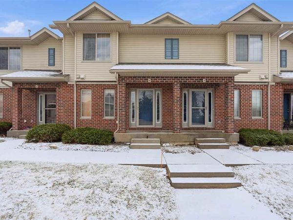 6 Ashford Pl, Iowa City, IA 52245