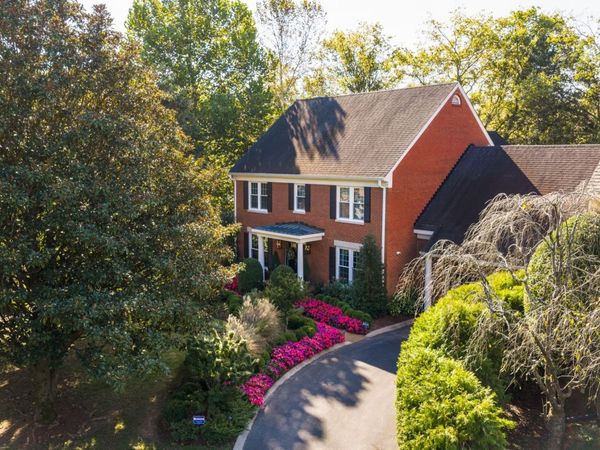 6326 Chickering Woods Dr, Nashville, TN 37215