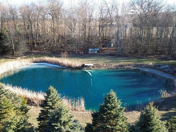 17576 County Road J , Napoleon, OH 43545