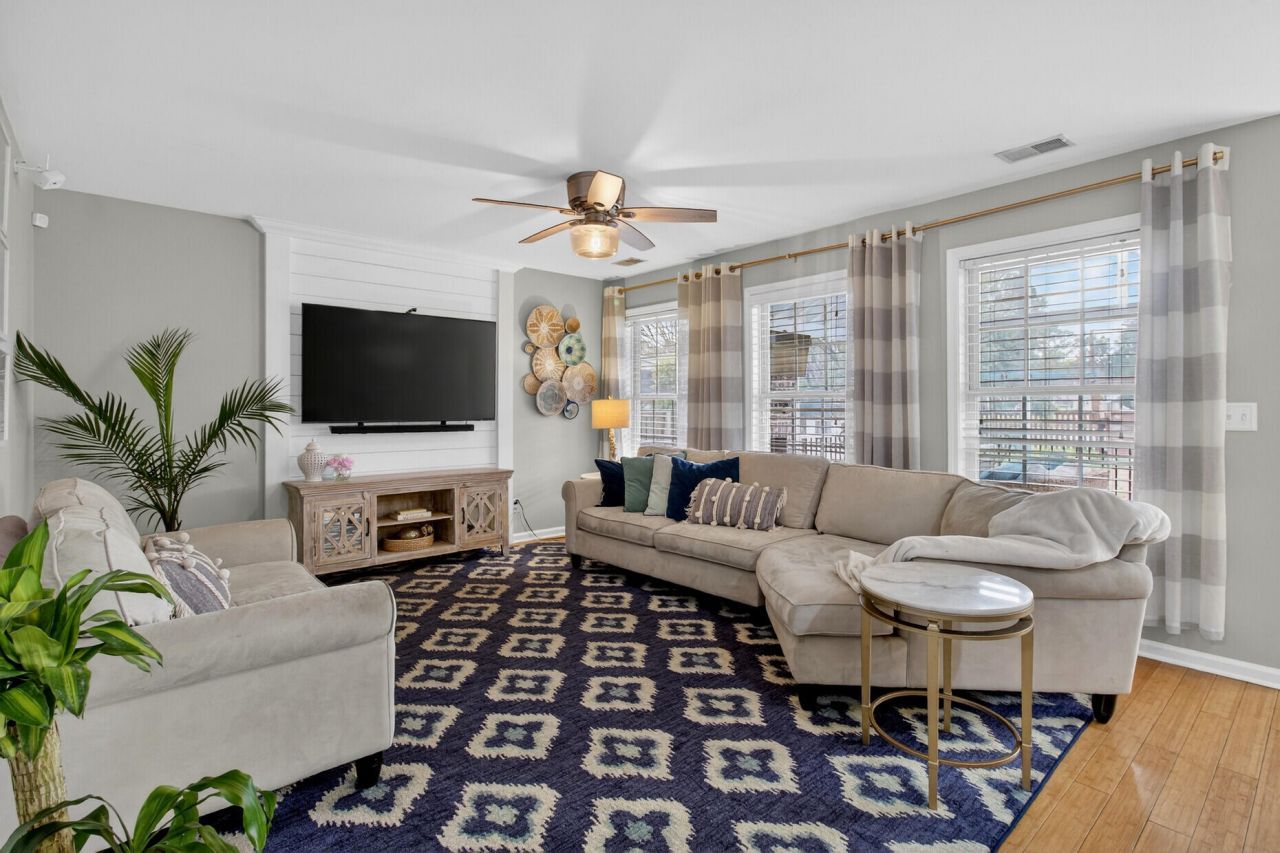 1425 Water Edge Drive Photo 10