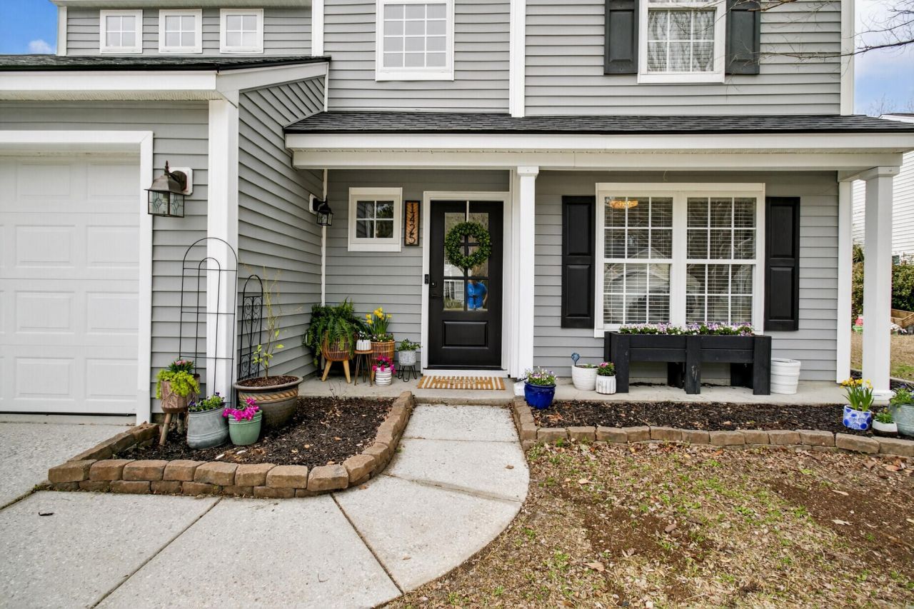 1425 Water Edge Drive Photo 2