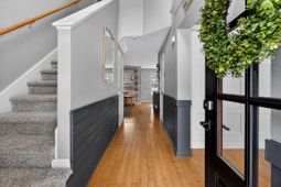 1425 Water Edge Drive photo 4