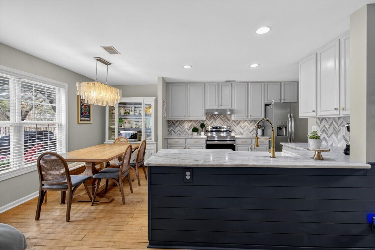 1425 Water Edge Drive Photo 6