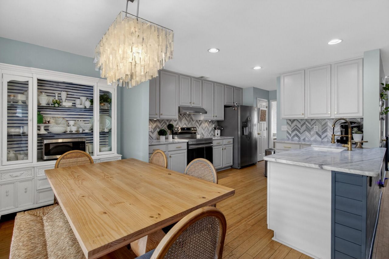 1425 Water Edge Drive Photo 8