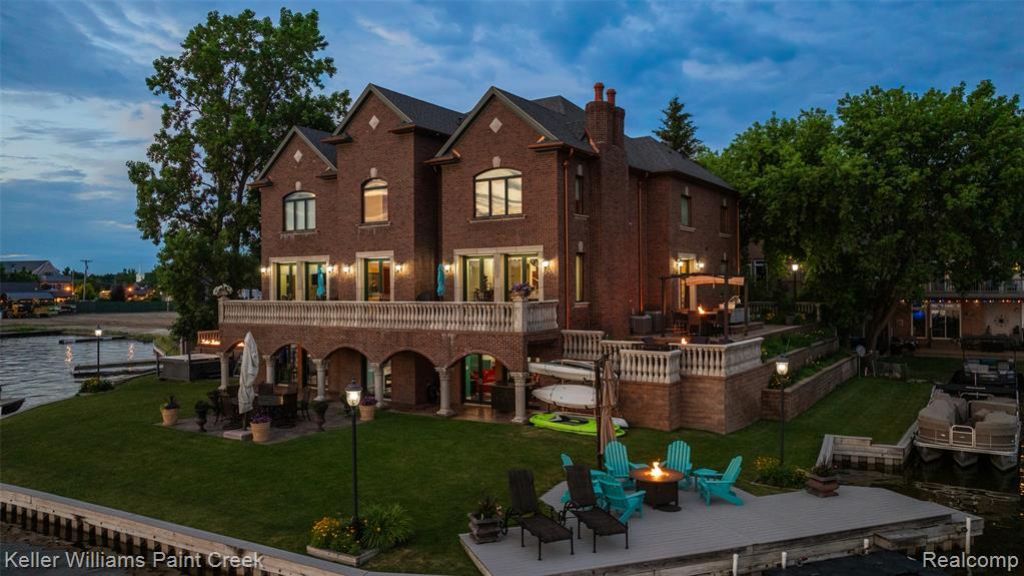 328 S Broadway Street, Lake Orion Vlg, MI 48362 Main Photo