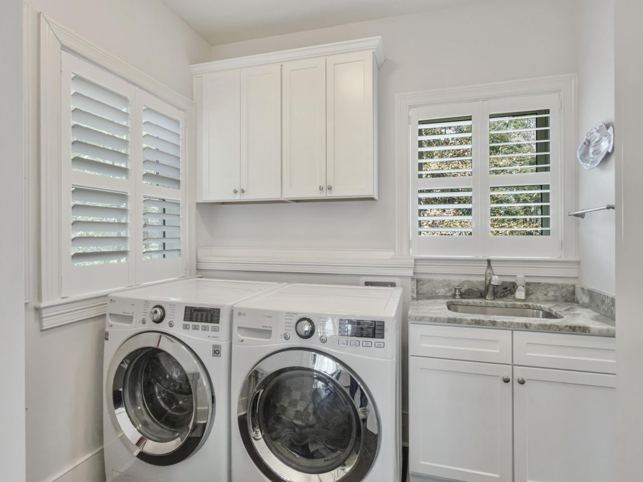 5217 Oak Cove Lane Photo 17