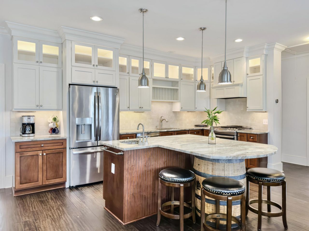 5217 Oak Cove Lane Photo 6