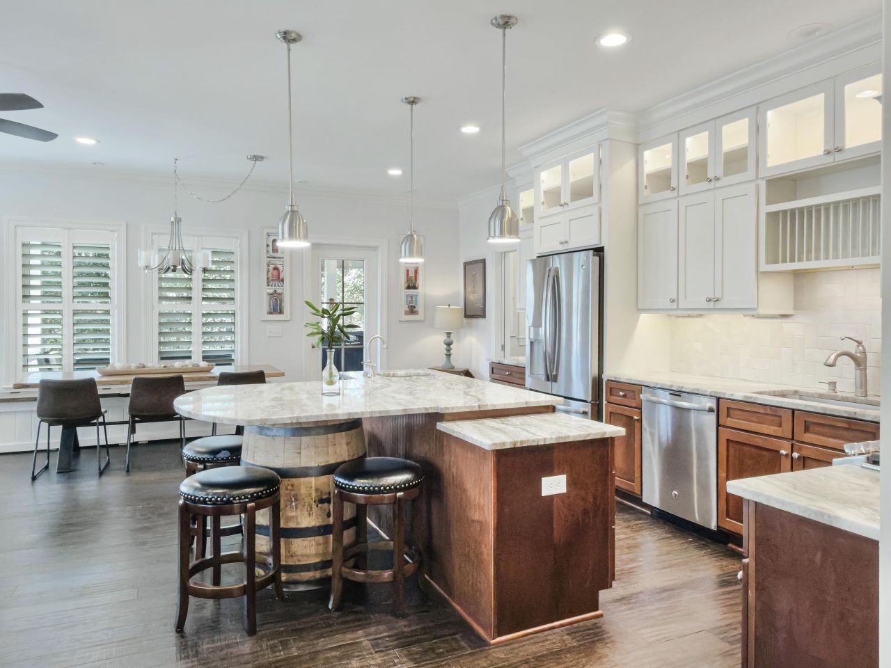 5217 Oak Cove Lane Photo 7