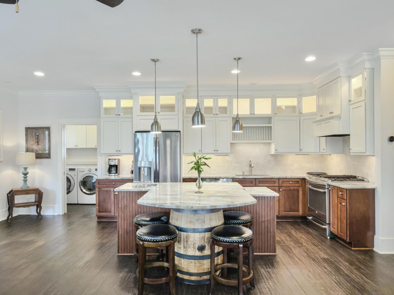 5217 Oak Cove Lane Photo 8