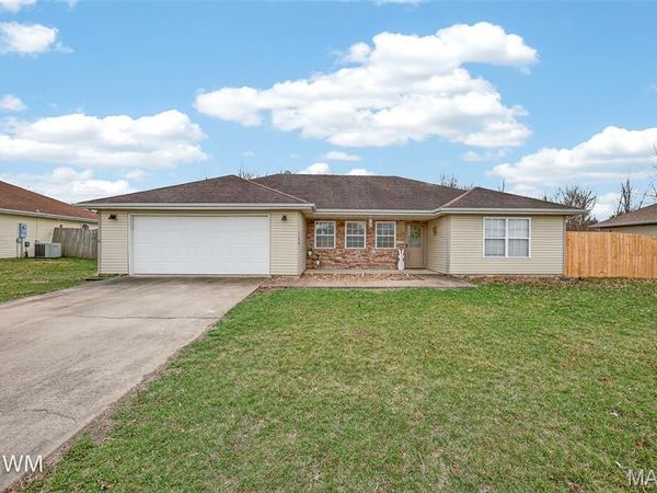 1134 Applelane, Lebanon, MO 65536