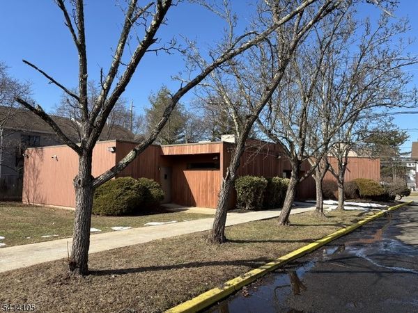 282 E Main St, Somerville, NJ 08876