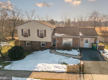 111 LAUREL DRIVE, ENOLA, PA 17025