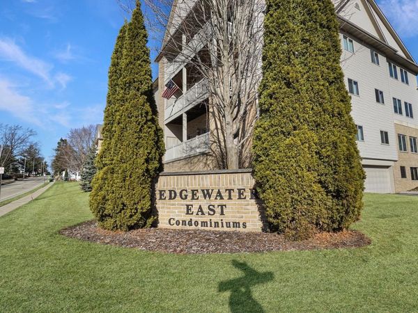 223 Fifth STREET, Unit 211, Hartford, WI 53027